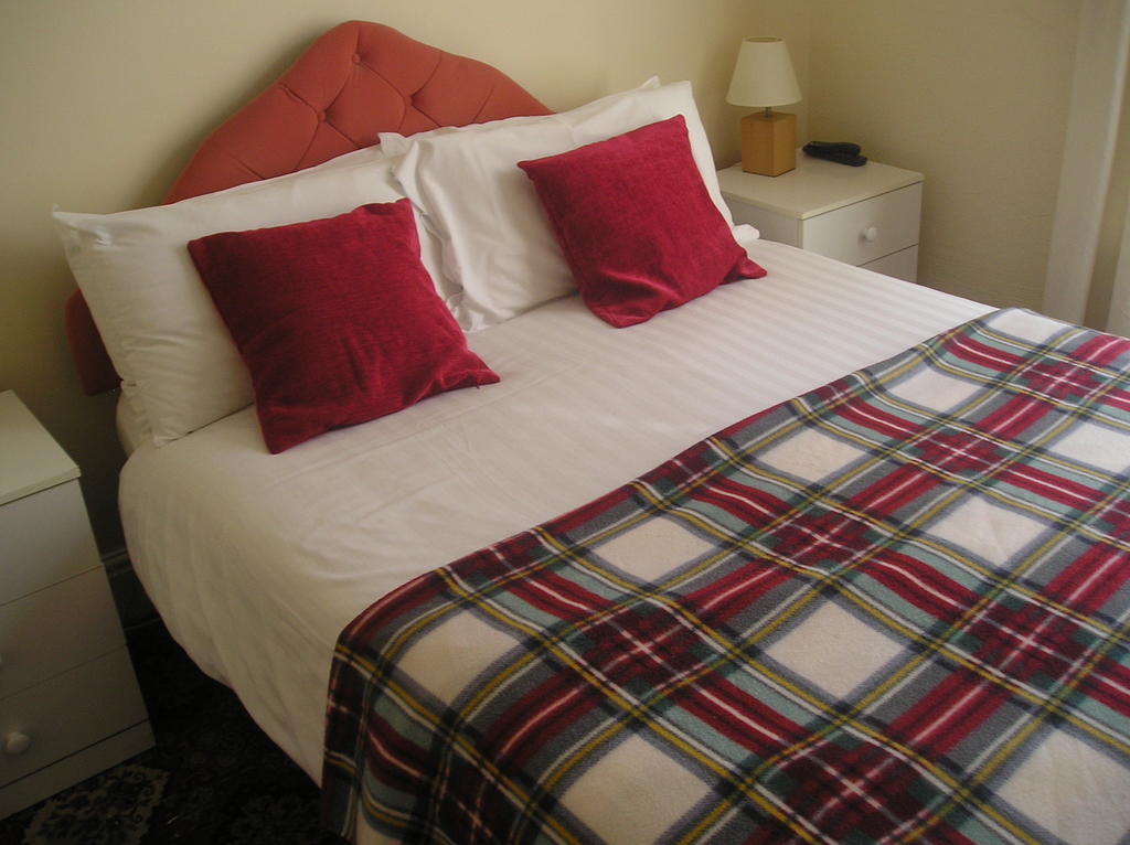 Small Double Room,88446677:JPEG