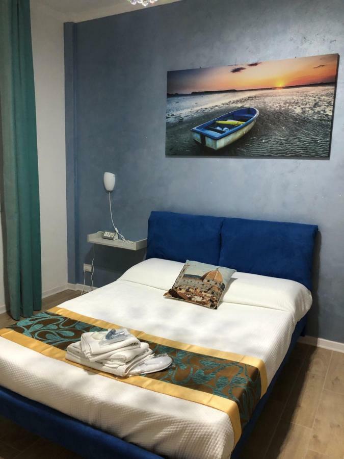 Single Room Shared Shower Toilet