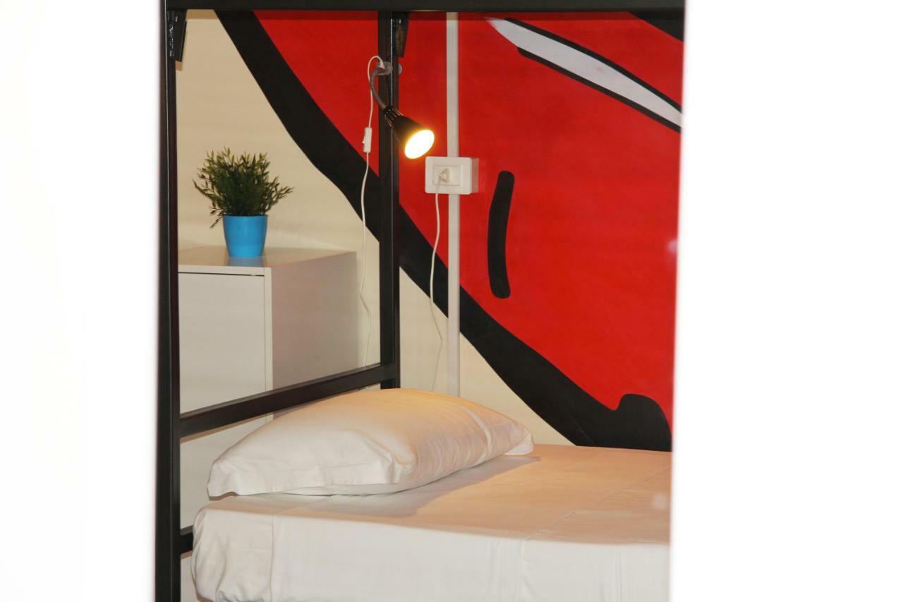 Cama Individual en habitación compartida femenina