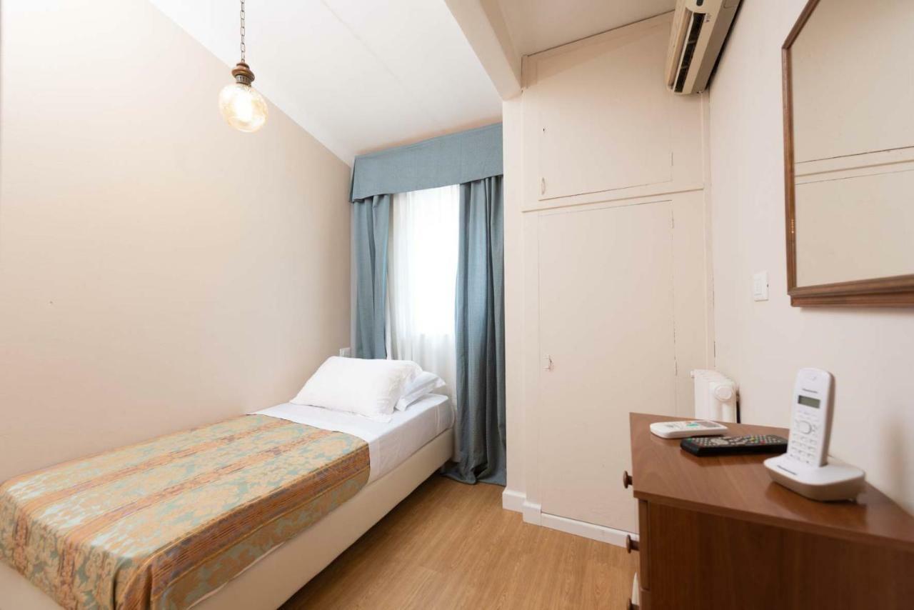 Small Single Room,1266031177:JPEG