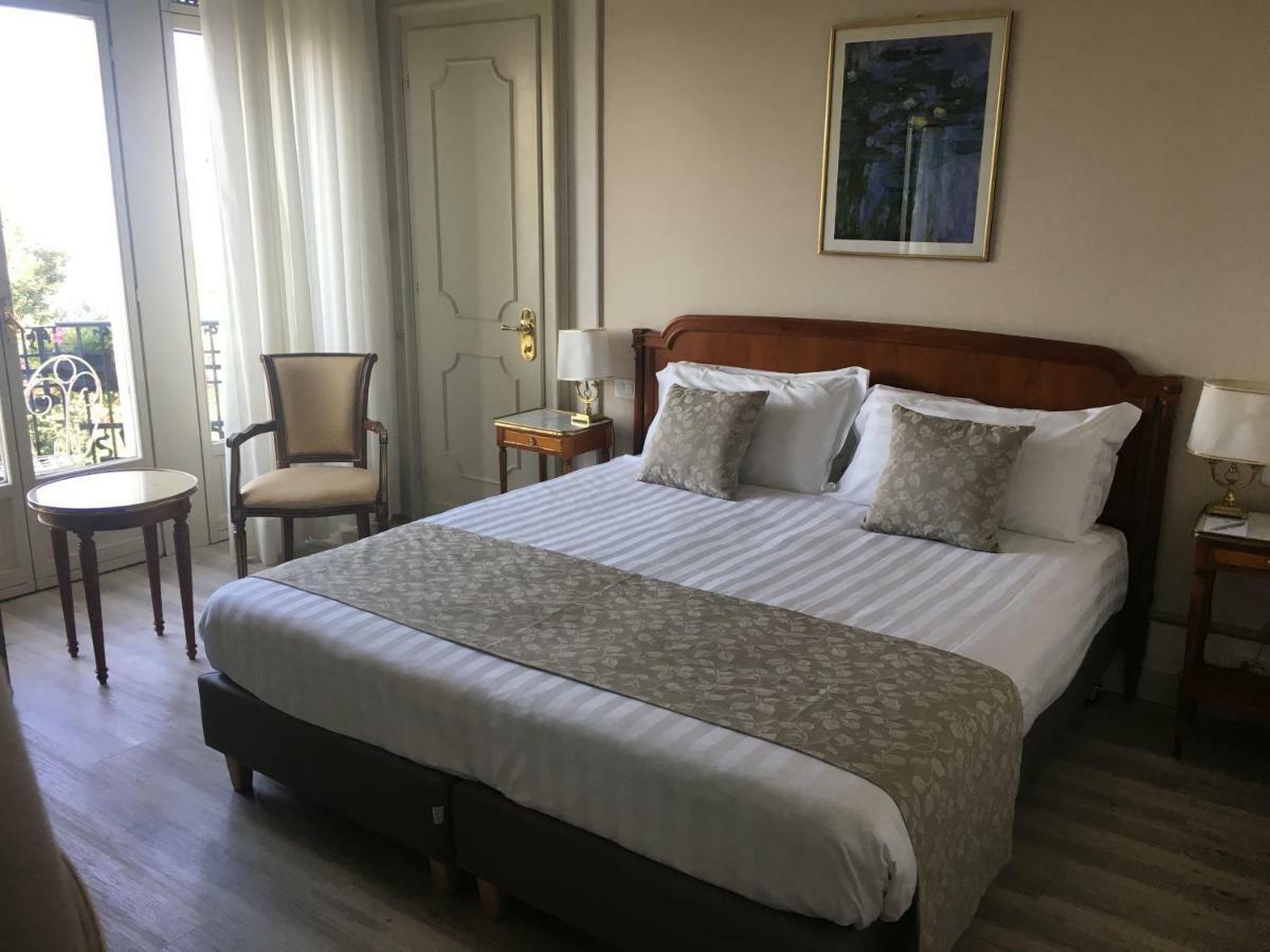 Double Room Lake View