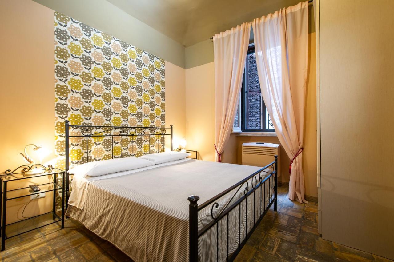 Small Double Room,926595226:JPEG