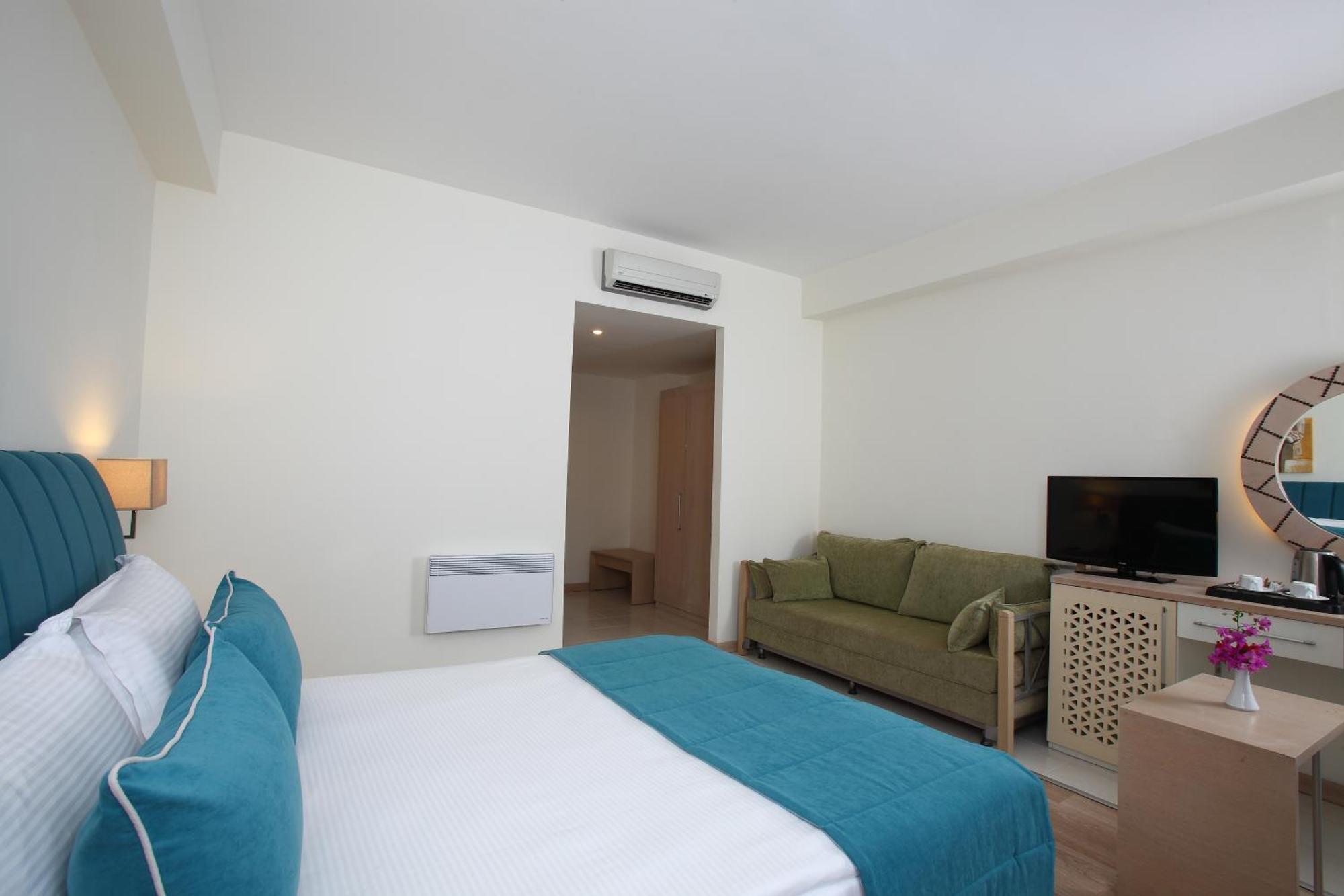 Deluxe Double or Twin Room