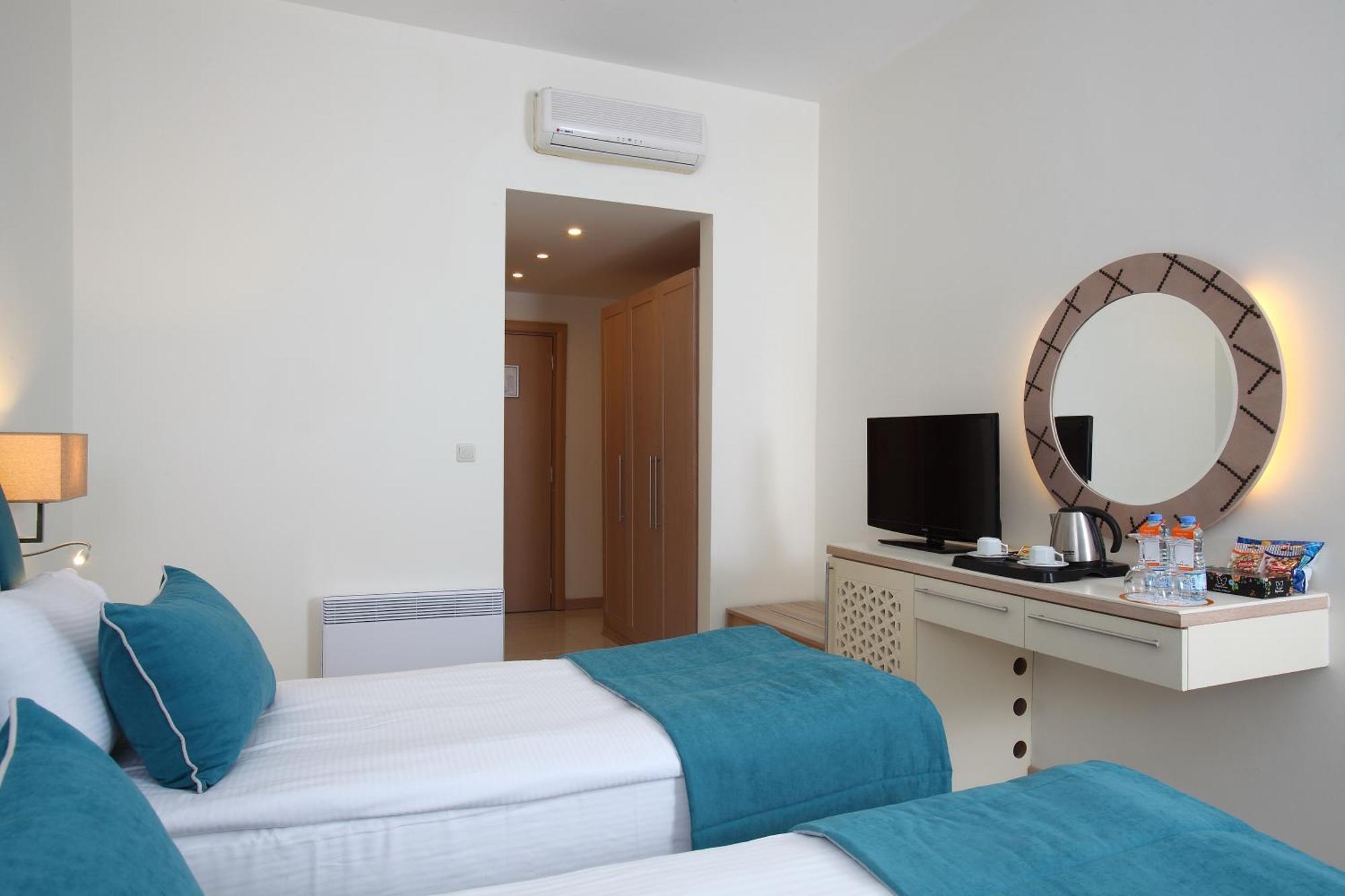 Standard Double or Twin Room,1281213049:JPEG