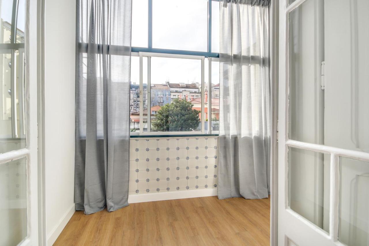 Superior Double or Twin Room Pool View,963644872:JPEG