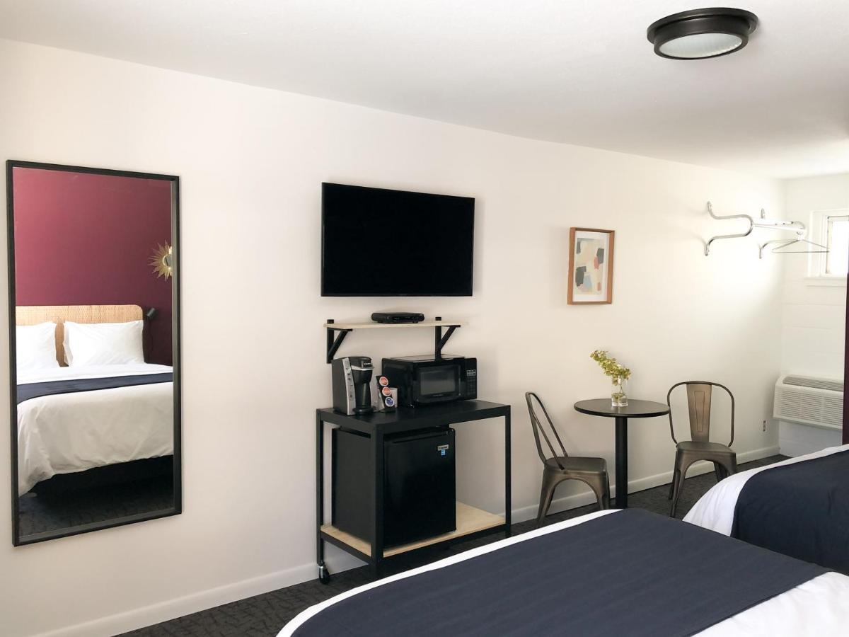 Standard Queen Room