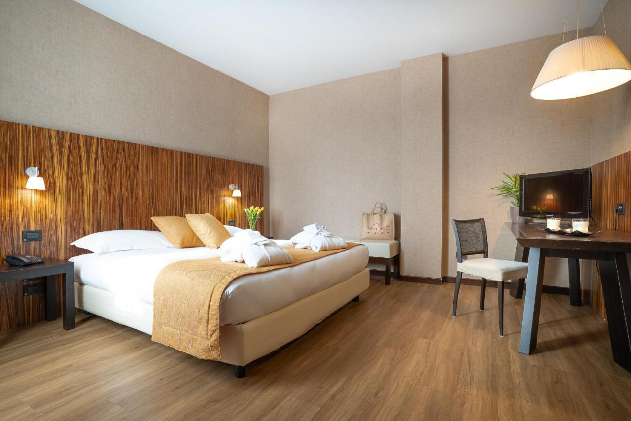 Superior Double or Twin Room,974880676:JPEG