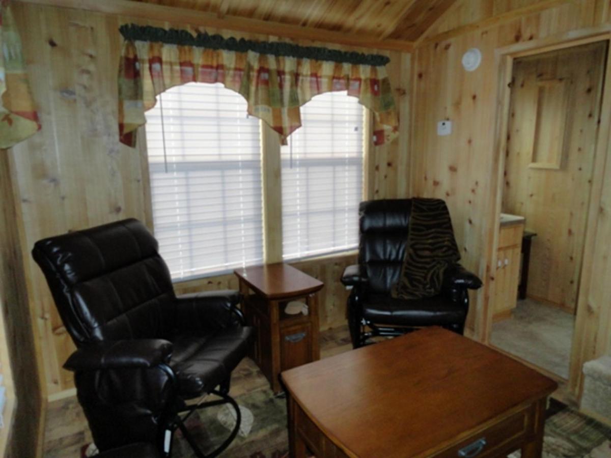 Two-Bedroom Cottage,636108111:JPEG
