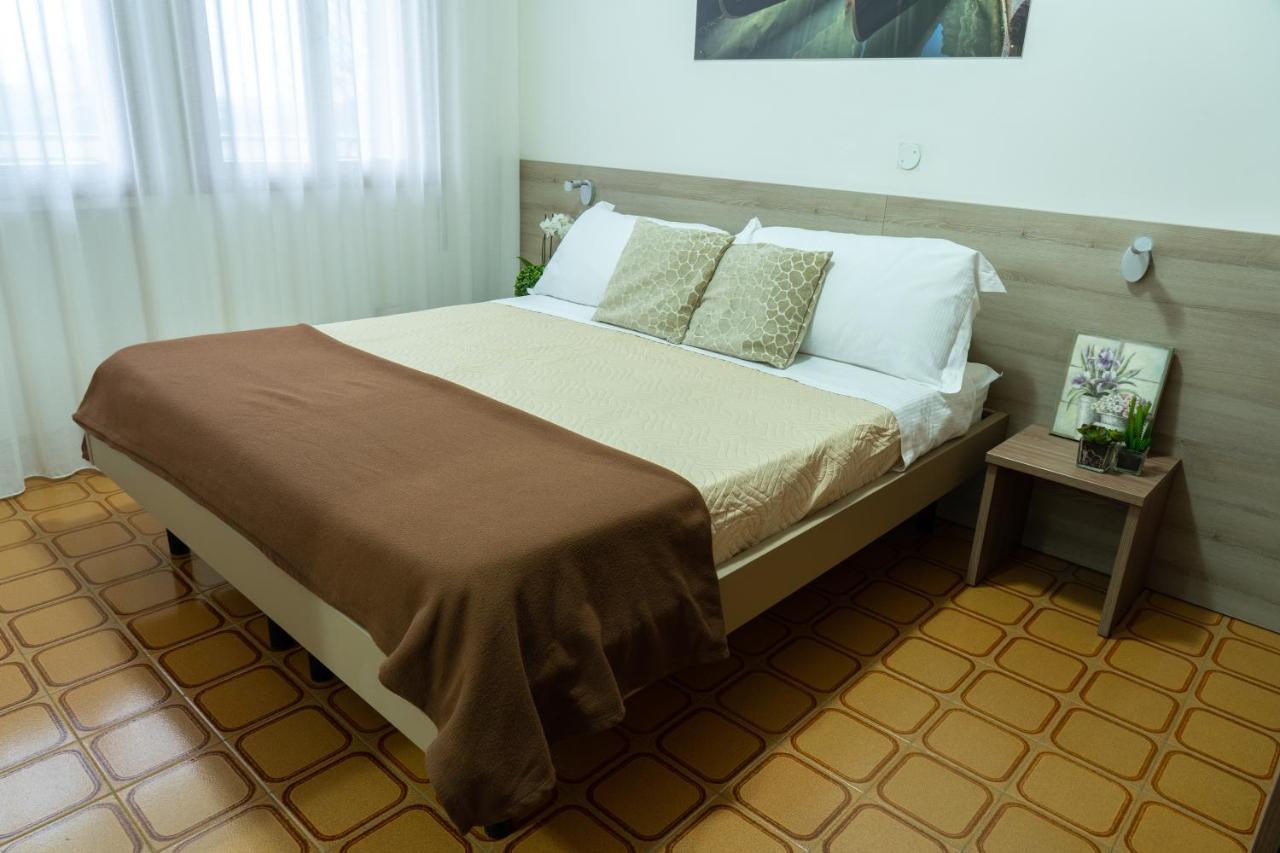 Economy One-Bedroom Apartment,979344217:JPEG