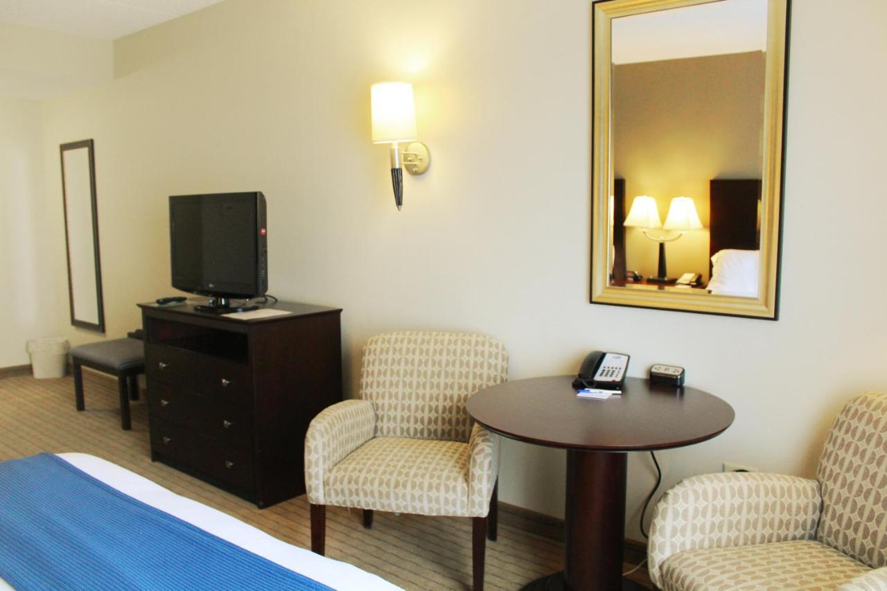 King Suite Sofa Bed Hearing Accessible