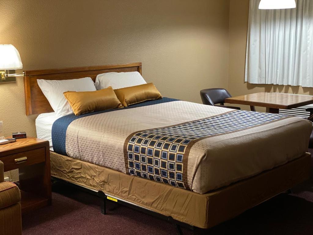 Deluxe Queen Room,989012230:JPEG