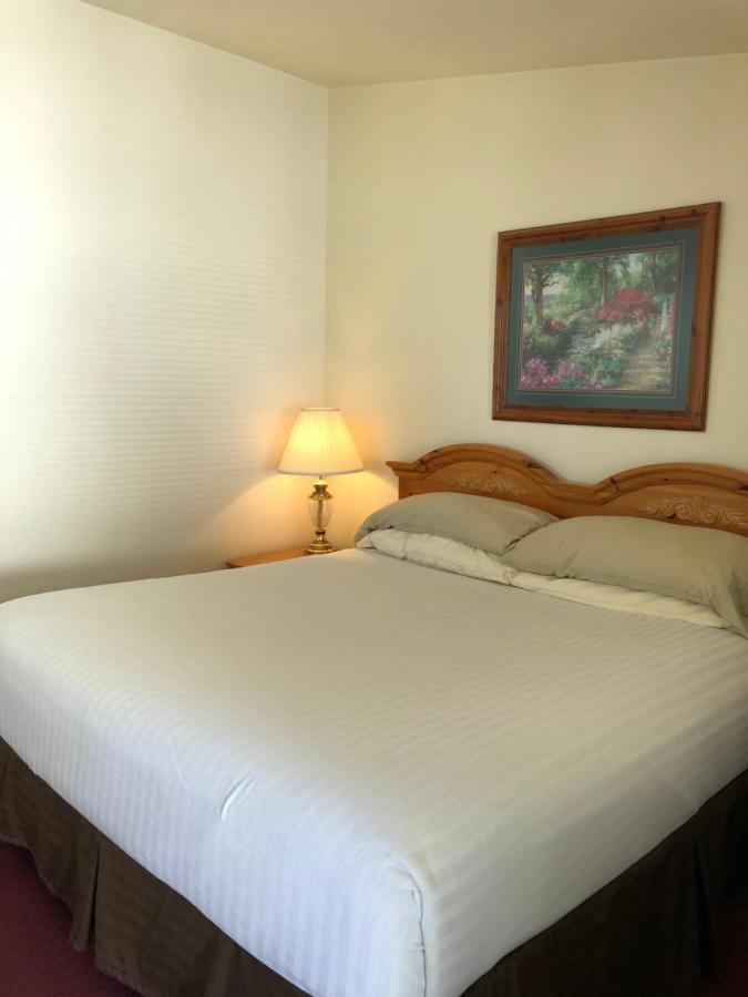 Deluxe King Suite with River View