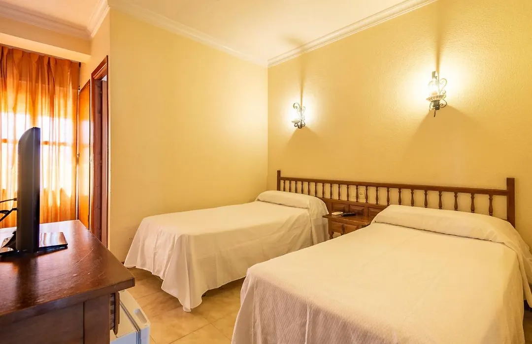 Hostal Hilaria-1