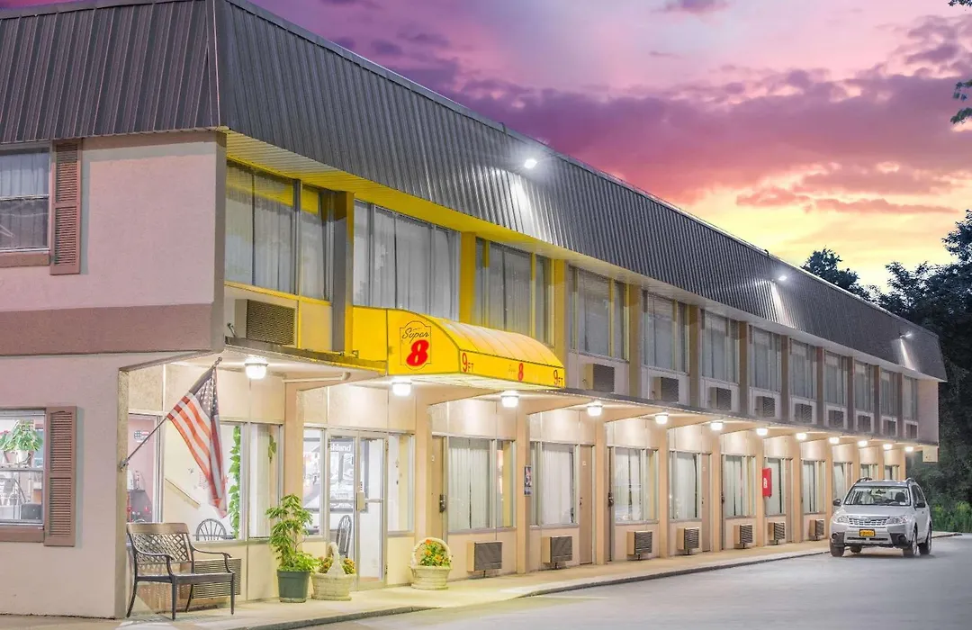 Super 8 By Wyndham Ashland-1