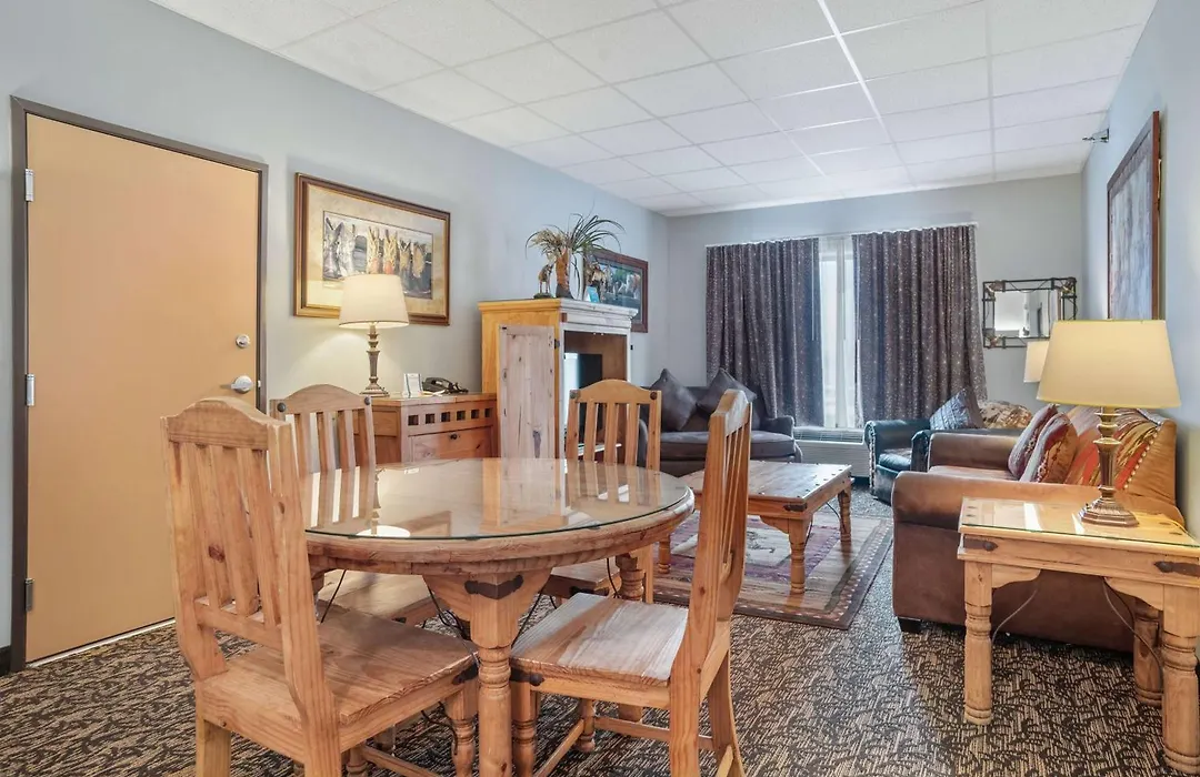 Elevation Inn & Suites, Trademark Collection By Wyndham Downtown Rapid City- Walking Distance To The Monument-1