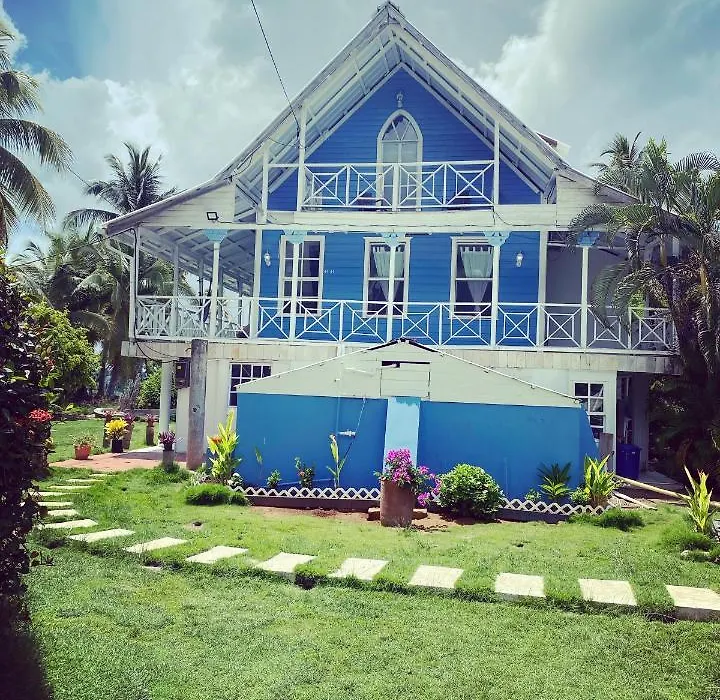 Islander House On Rocky Cay Beach-1