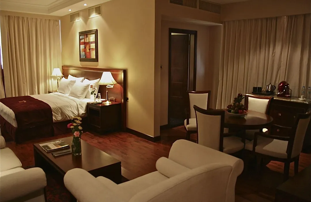 Trianon Royal Hotel-1