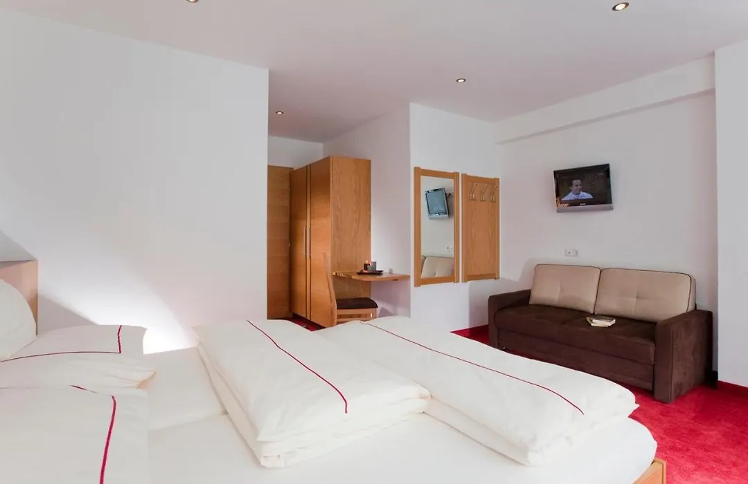 Hotel Garni Auriga-1