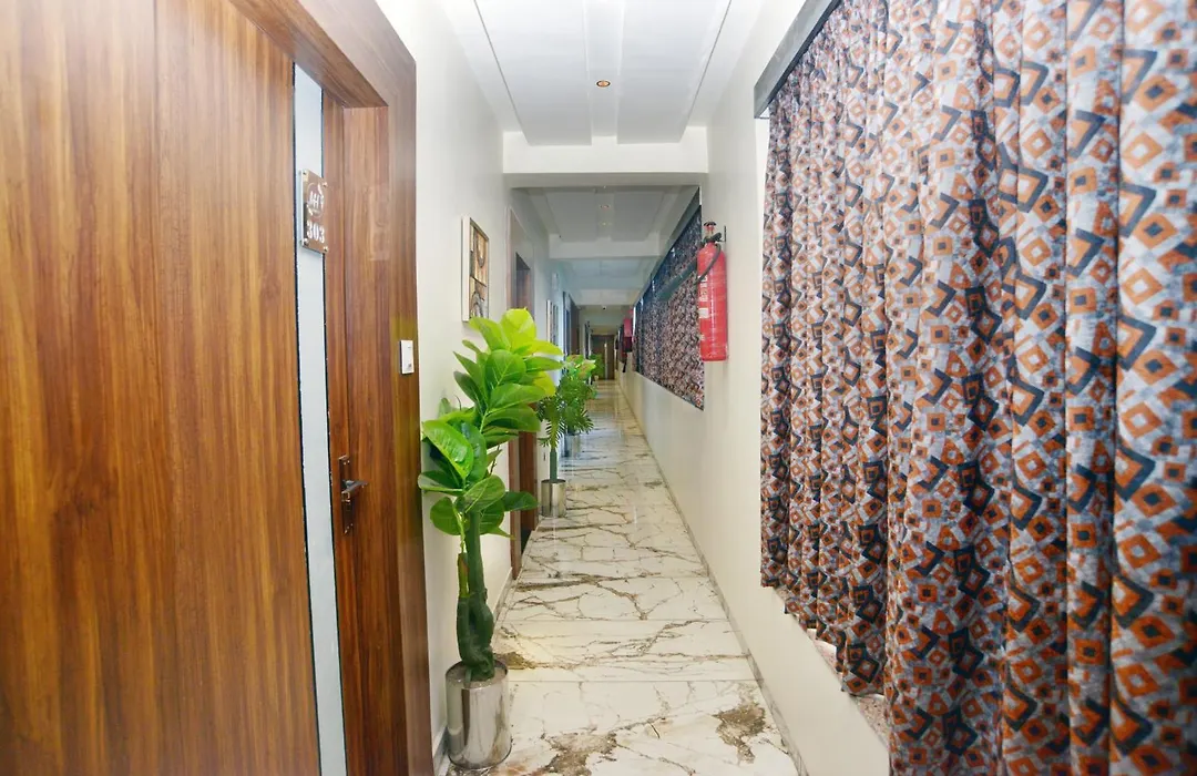 Hotel Lee Gold-1