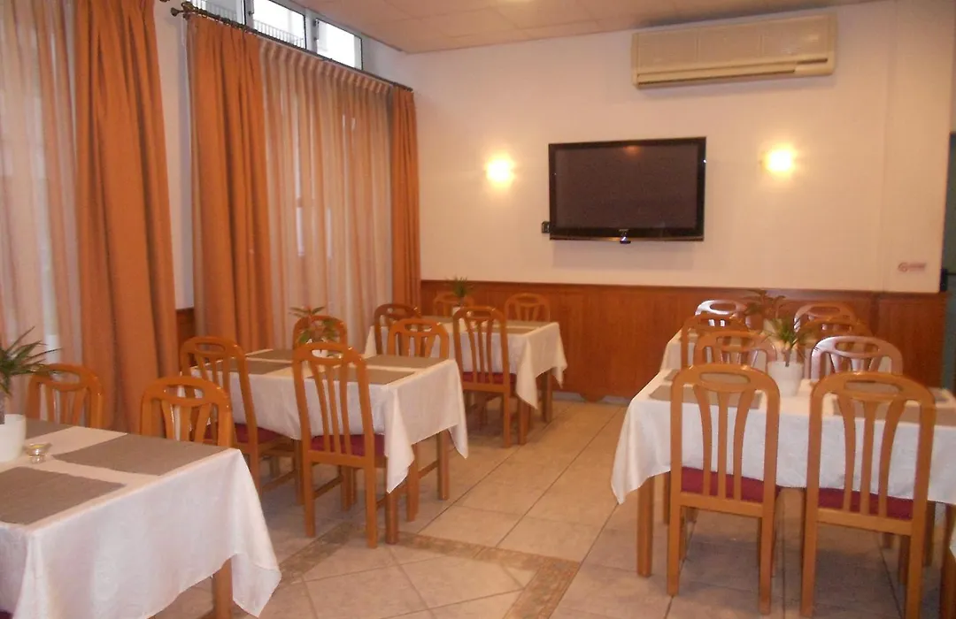 Hotel Admitos-1