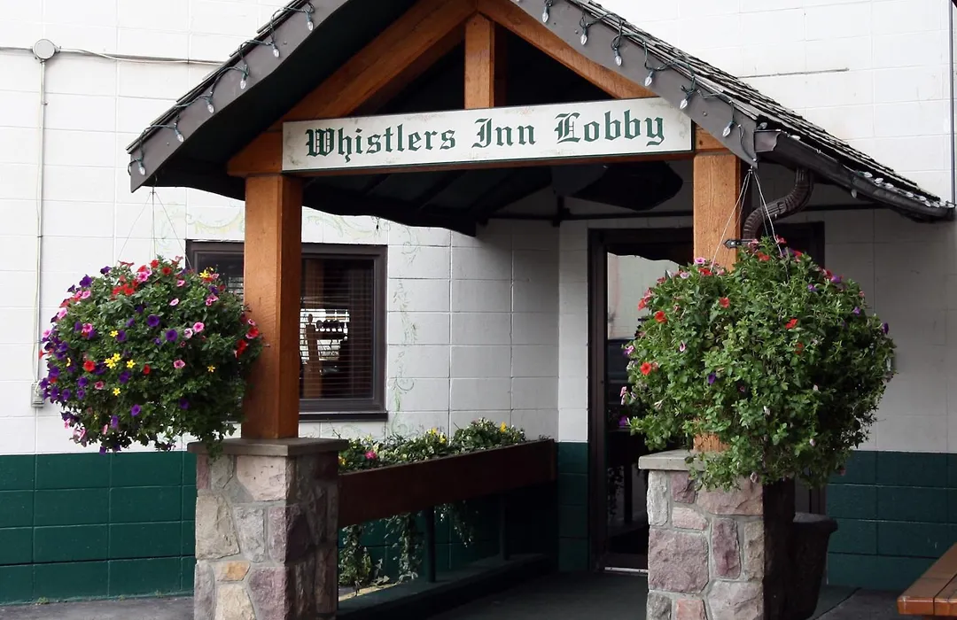Whistler'S Inn-1