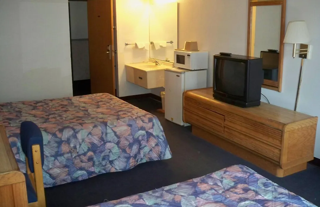 Economy Inn Wentzville-1