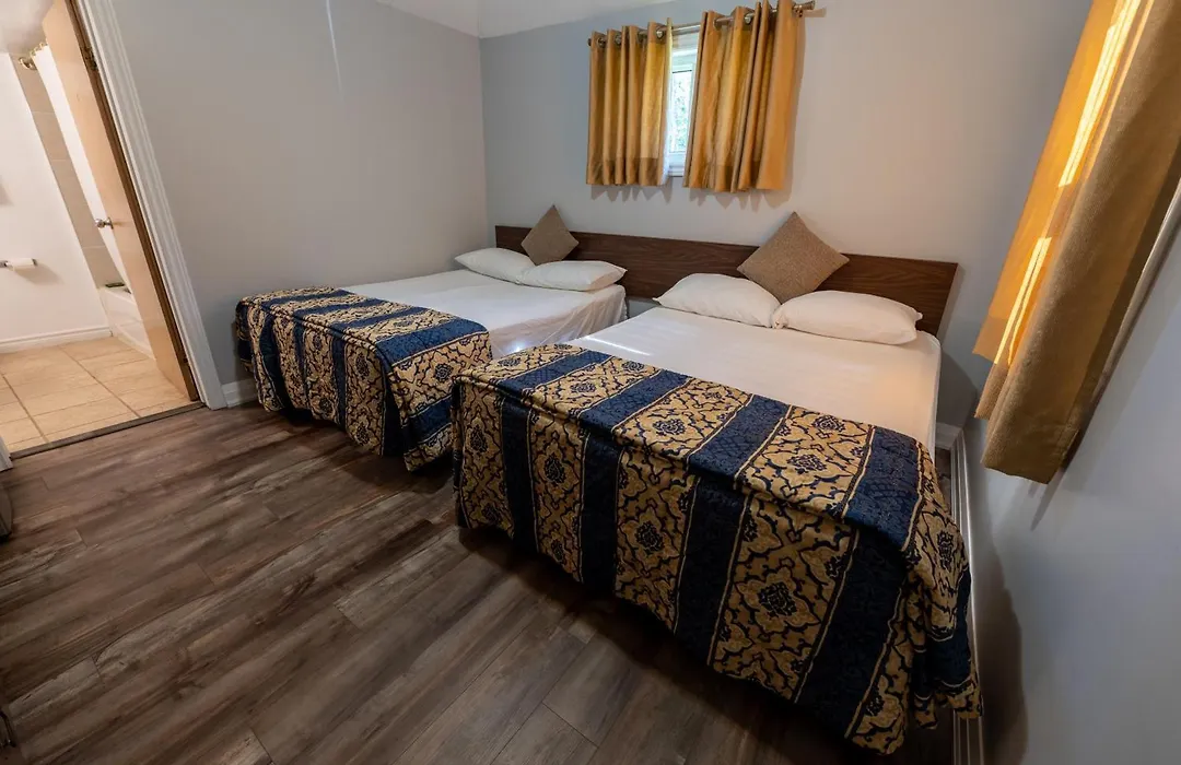 Sauble Beach Lodge-1