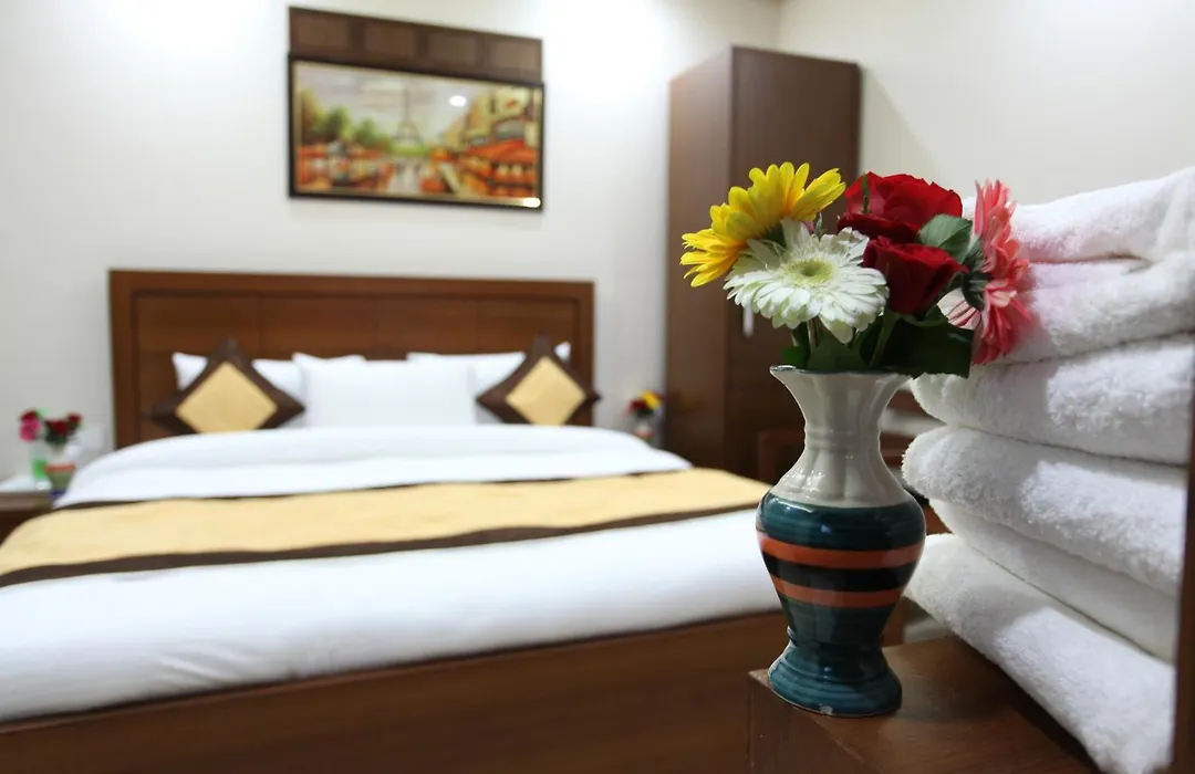 Hotel Hc Grand Near Indraprastha Apollo Hospital-1