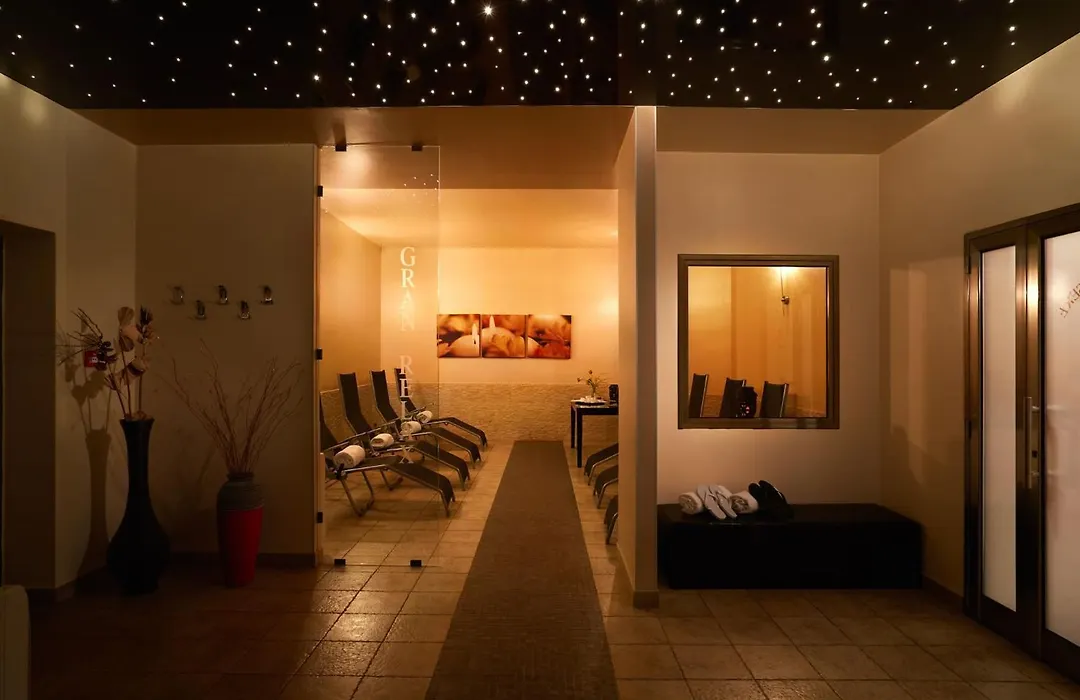Hotel Relax-1