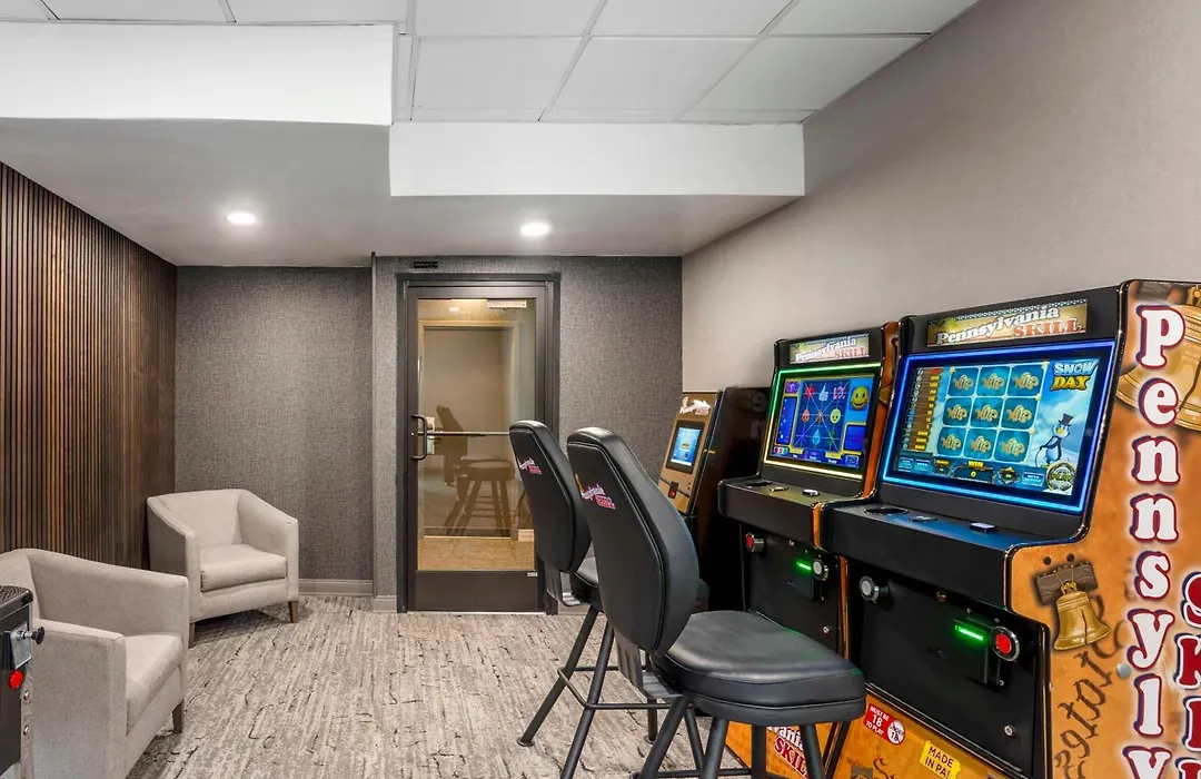 Best Western Plus Heritage Rail-South York/I-83-1