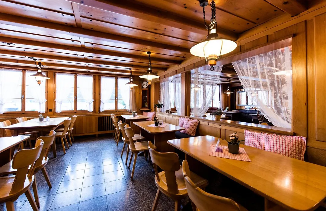 Hotel Weisses Kreuz-1