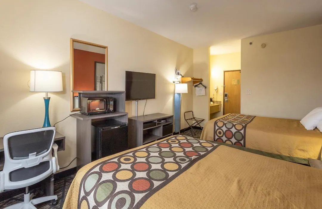 Super 8 By Wyndham Big Rapids-1
