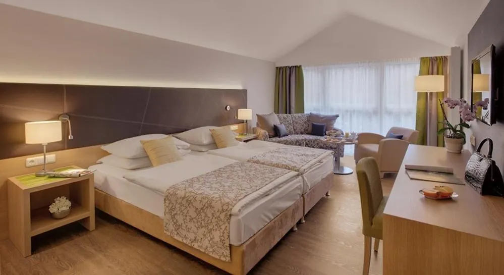 Hotel Holl-1