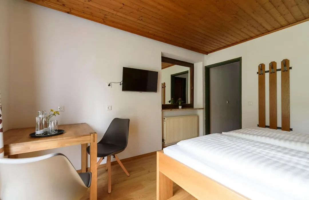 Hotel Landhaus Ausswinkl-1