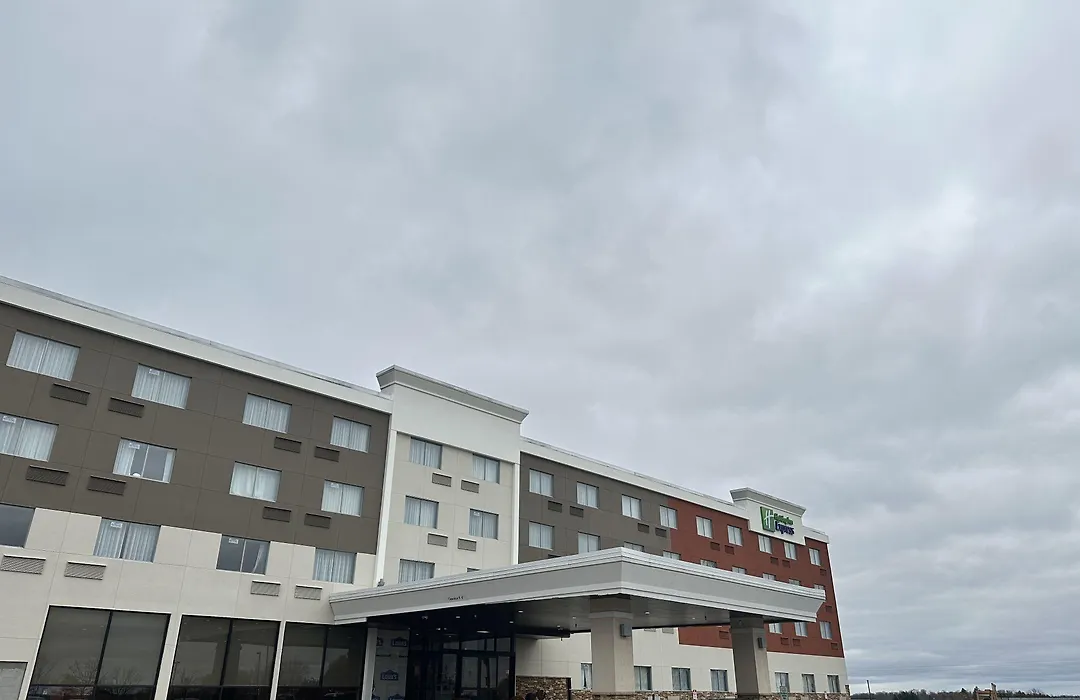 Holiday Inn Express Big Rapids By Ihg-1