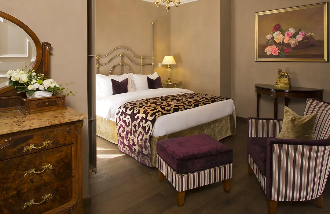 Hotel De La Cigogne-1