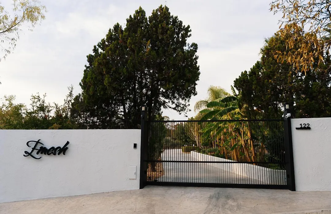 Emesh Boutique Suite-1
