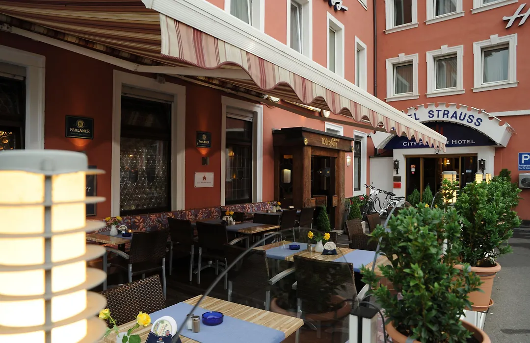 City Partner Hotel Strauss-1