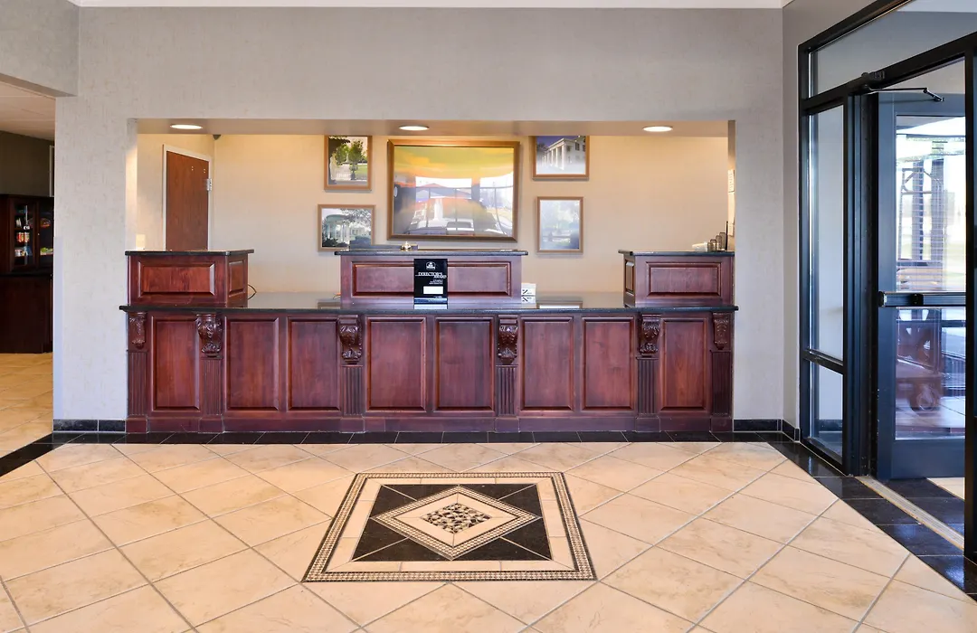 Best Western Plus Two Rivers Hotel & Suites-1