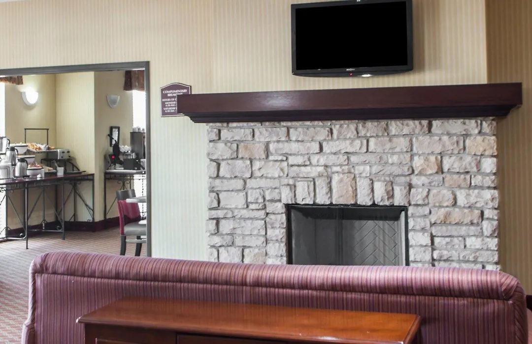 Comfort Inn & Suites Harrisonville-1