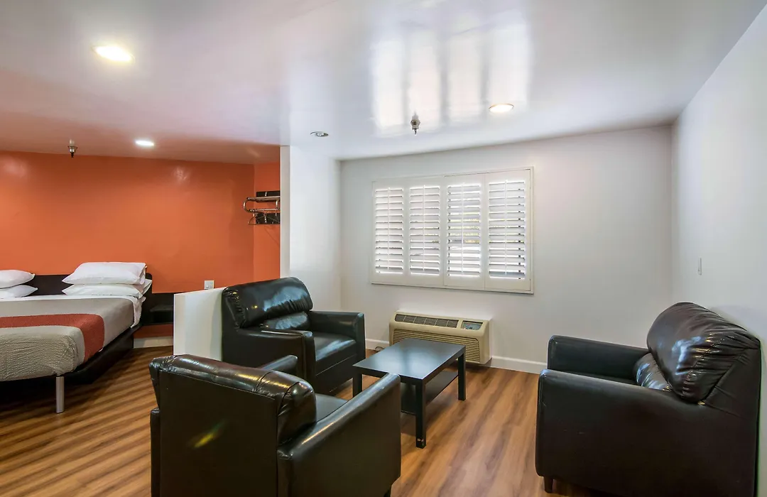 Motel 6 Monterey Park-1