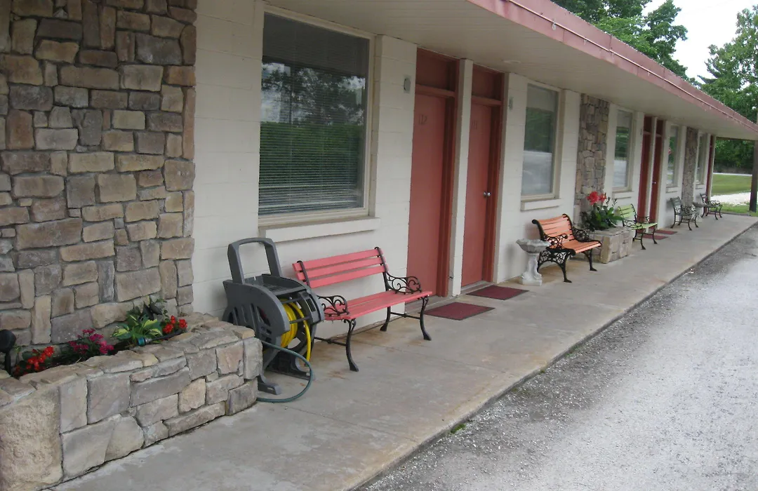 Beaver Lake Lodge-1
