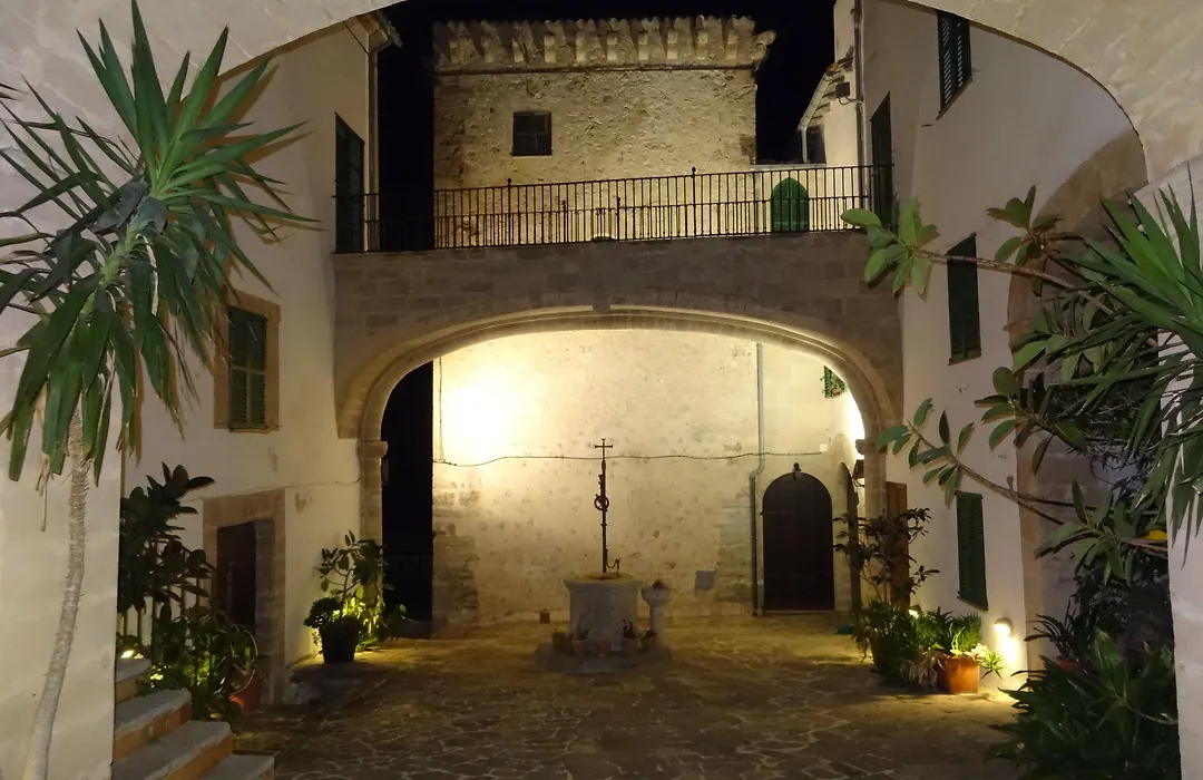 Hostal Sa Baronia-1