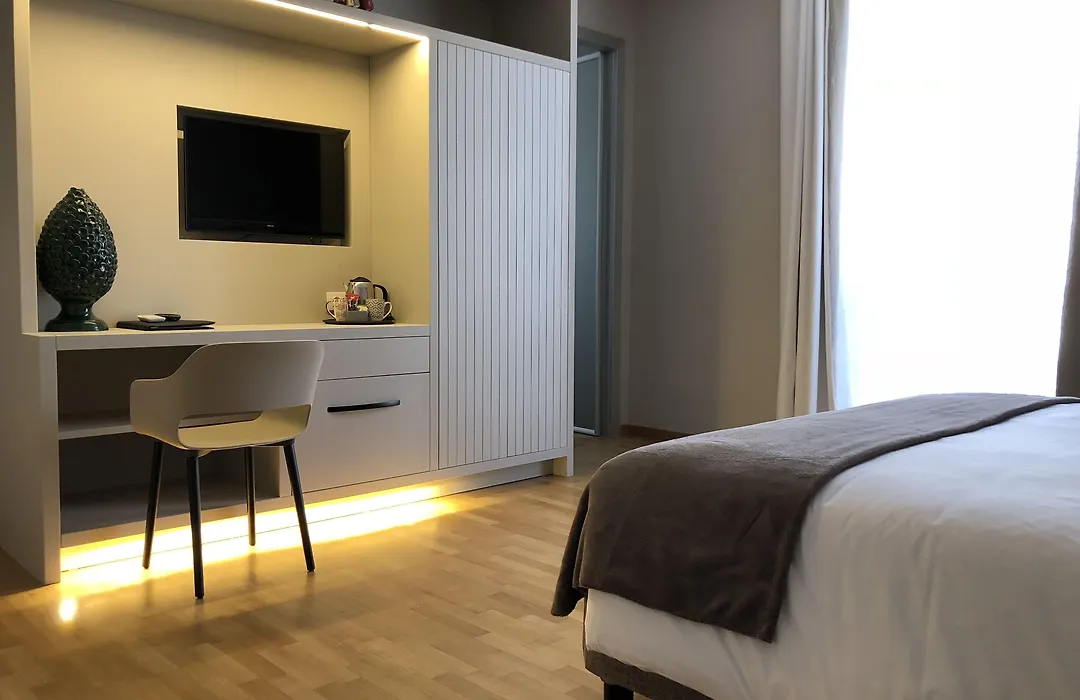 200 Rooms & Terrace-1