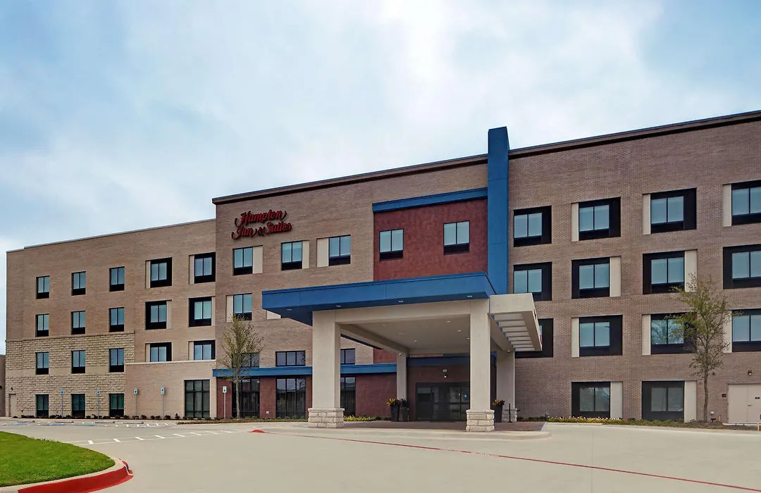 Hampton Inn & Suites Dallas - Farmers Branch-1