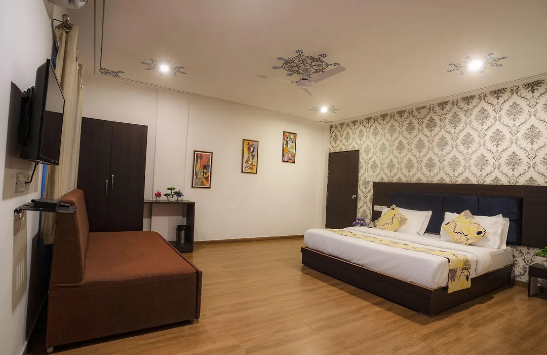 Tripli Hotels Arunoday Palace-1