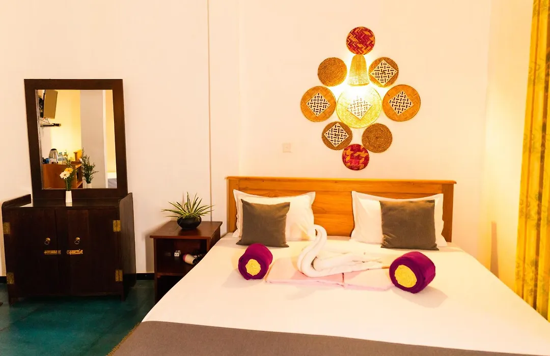 Hotel Bay Watch Unawatuna-1