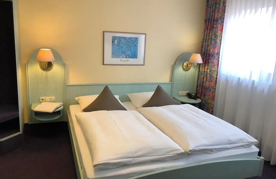 Hotel Weisses Lamm-1