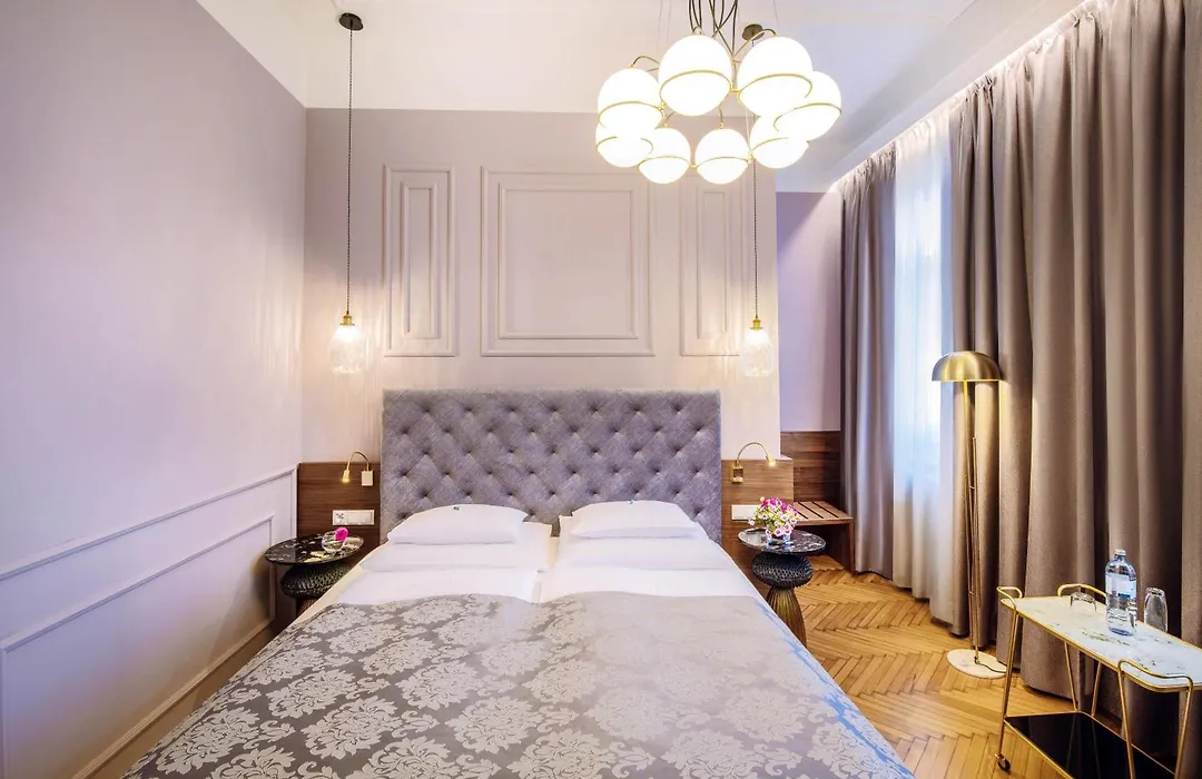 Boutiquehotel Donauwalzer-1