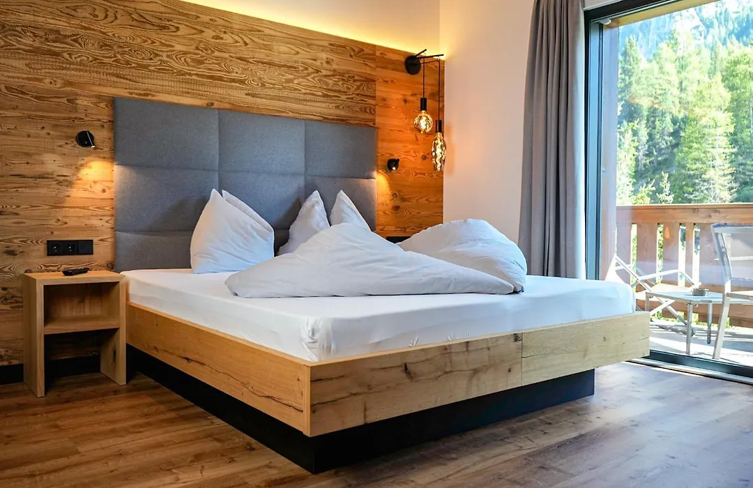 Hotel Wolf-1